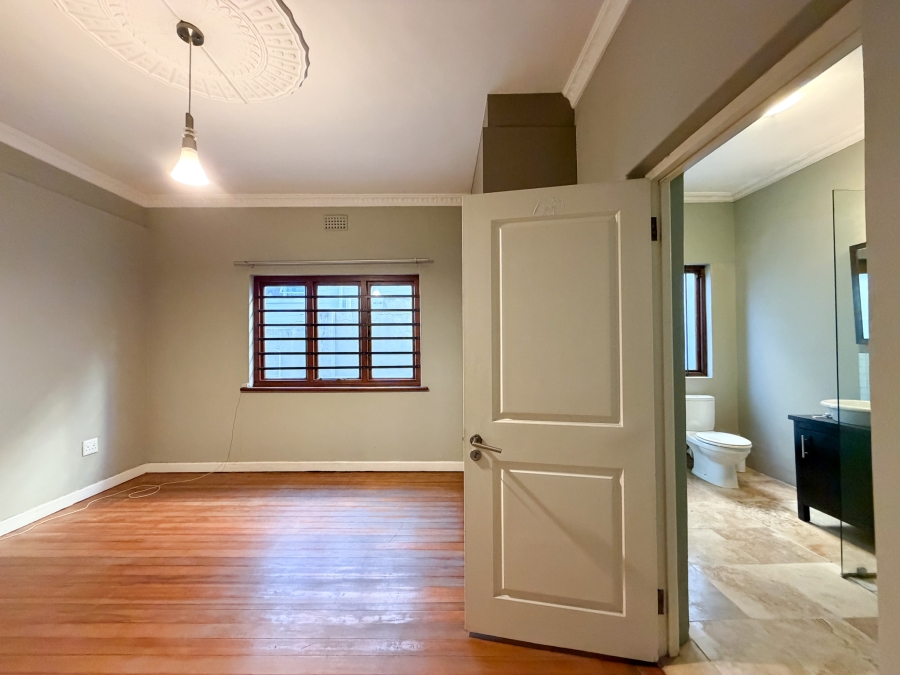 3 Bedroom Property for Sale in Vredehoek Western Cape